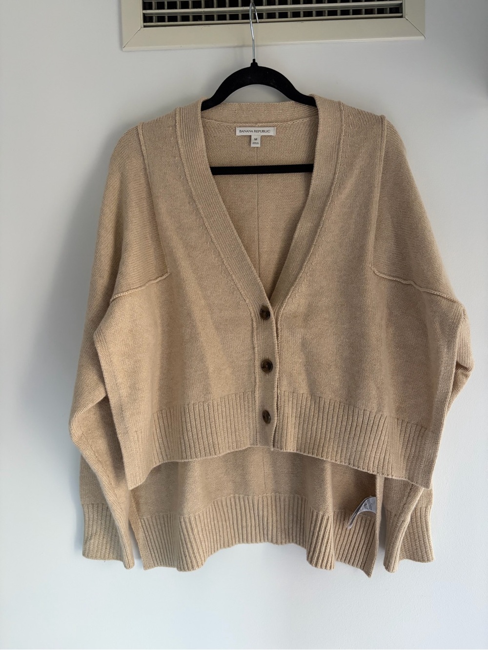 Banana Republic Beige Cropped Button-Front V-Neck Cardigan - Medium